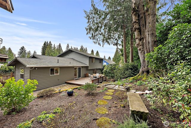 952 Marwood Drive NE, Bremerton, WA 98311