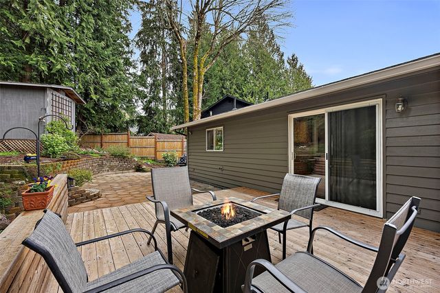 952 Marwood Drive NE, Bremerton, WA 98311