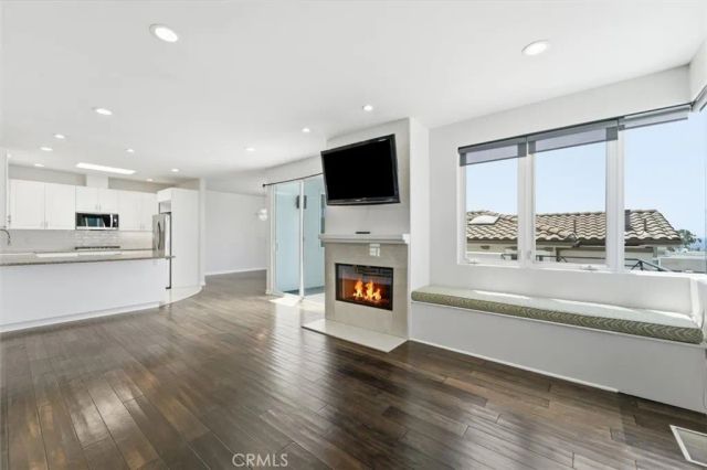 935 1st Street B, Hermosa Beach, CA 90254