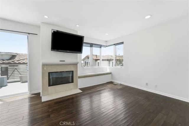 935 1st Street B, Hermosa Beach, CA 90254