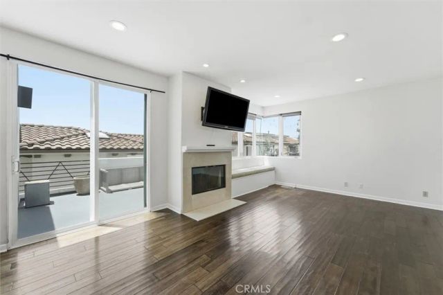 935 1st Street B, Hermosa Beach, CA 90254