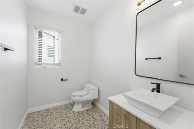 935 1st Street B, Hermosa Beach, CA 90254