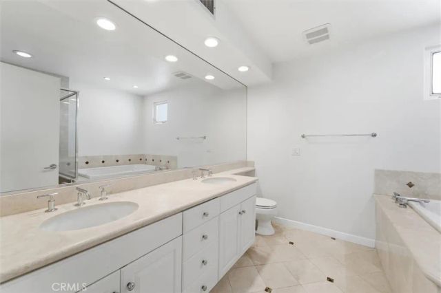 935 1st Street B, Hermosa Beach, CA 90254