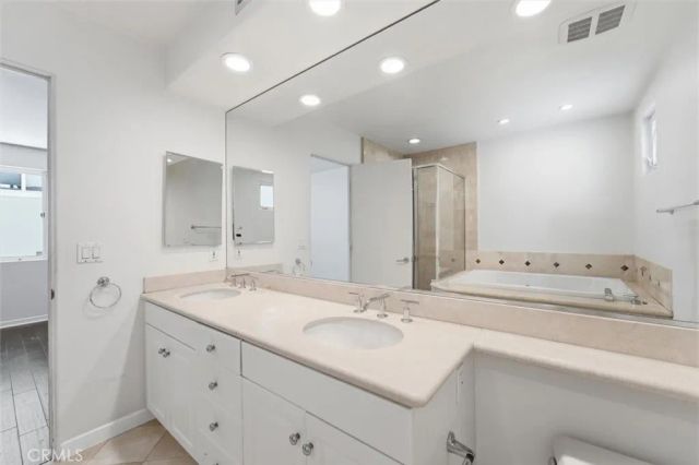 935 1st Street B, Hermosa Beach, CA 90254