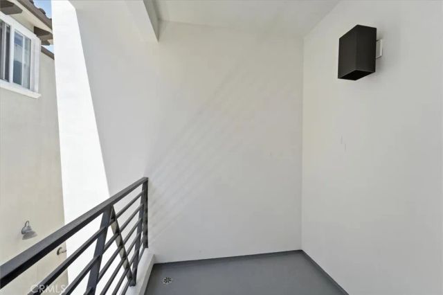 935 1st Street B, Hermosa Beach, CA 90254