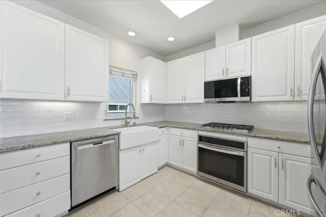 935 1st Street B, Hermosa Beach, CA 90254