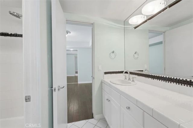 935 1st Street B, Hermosa Beach, CA 90254