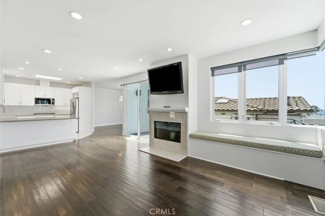 935 1st Street B, Hermosa Beach, CA 90254