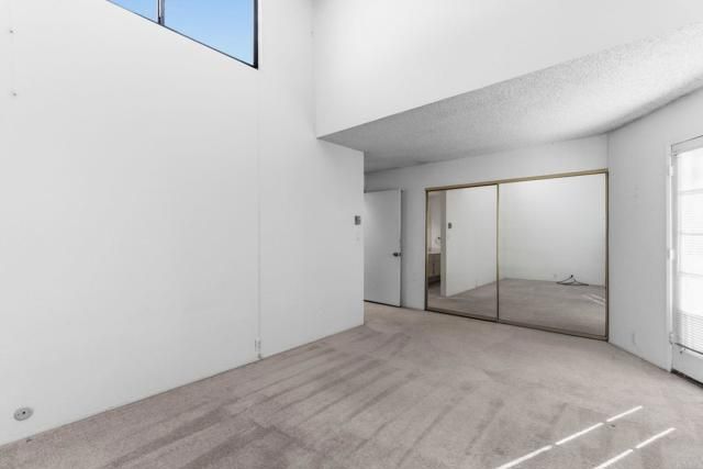 8427 Via Mallorca 115, La Jolla (san Diego), CA 92037