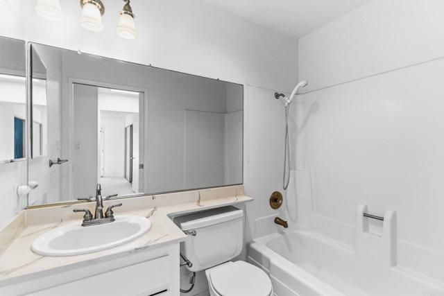 8427 Via Mallorca 115, La Jolla (san Diego), CA 92037