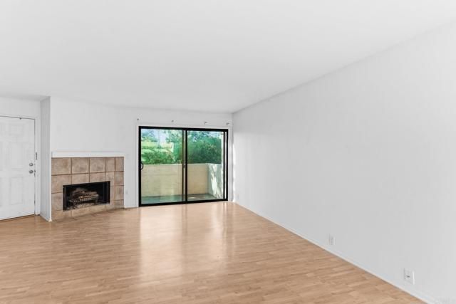 8427 Via Mallorca 115, La Jolla (san Diego), CA 92037