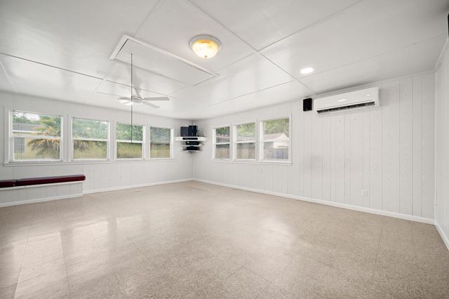 221 11th Street, Dickinson, TX 77539