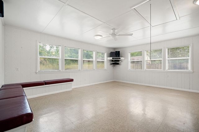 221 11th Street, Dickinson, TX 77539