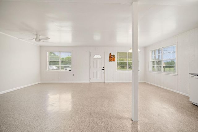 221 11th Street, Dickinson, TX 77539