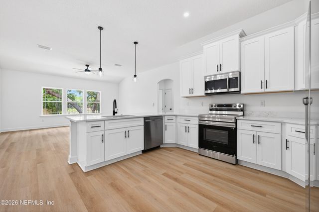 251 SWAN LAKE Drive, Melrose, FL 32666