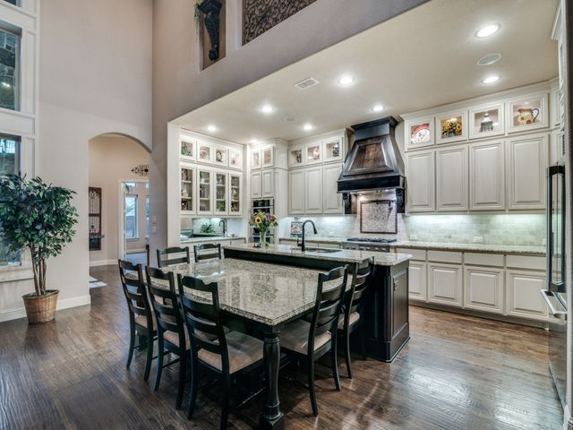 5808 Naples Drive, Flower Mound, TX 75028