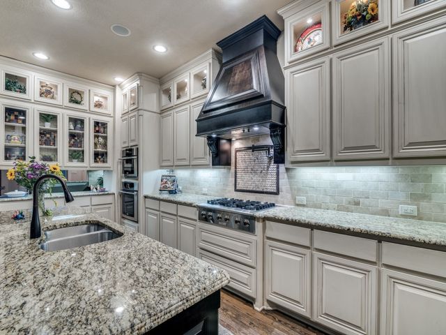 5808 Naples Drive, Flower Mound, TX 75028