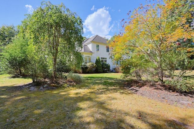 428 Elmwood St, North Attleboro, MA 02760