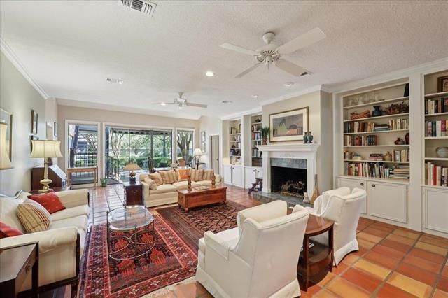 4425 Thomas Glen, Beaumont, TX 77706