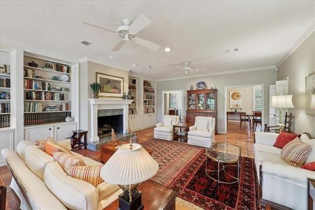 4425 Thomas Glen, Beaumont, TX 77706
