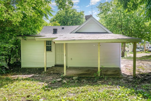 1018 Bridge St, Columbia, TN 38401