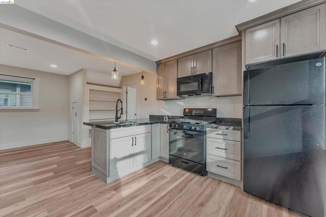 2804 Adeline St, Oakland, CA 94608