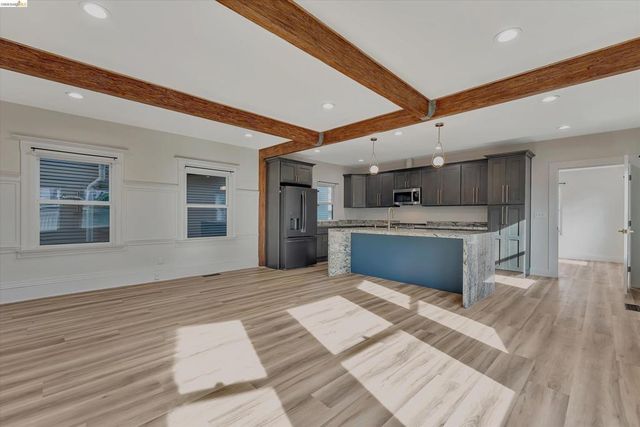 2804 Adeline St, Oakland, CA 94608