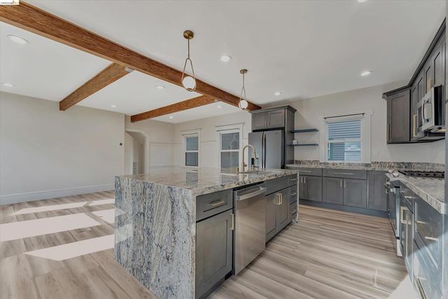 2804 Adeline St, Oakland, CA 94608