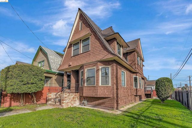 2804 Adeline St, Oakland, CA 94608