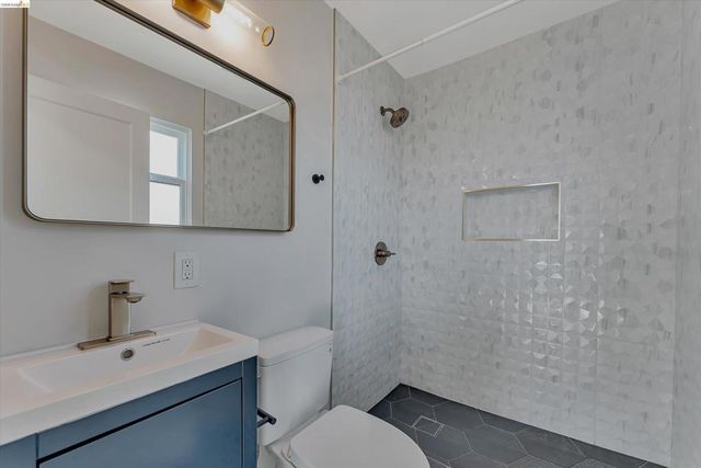 2804 Adeline St, Oakland, CA 94608