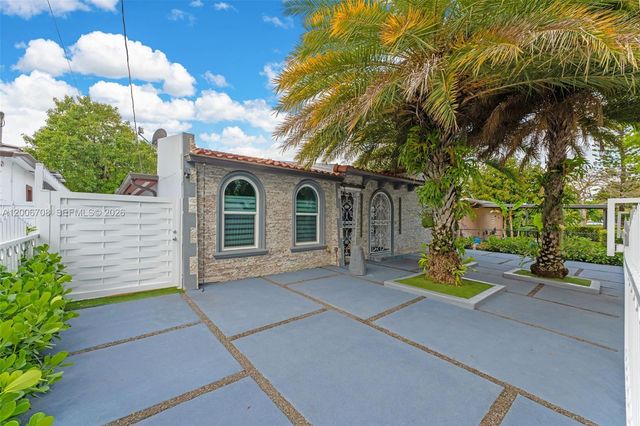 1870 NW 32nd Ave, Miami, FL 33125