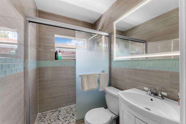 1870 NW 32nd Ave, Miami, FL 33125