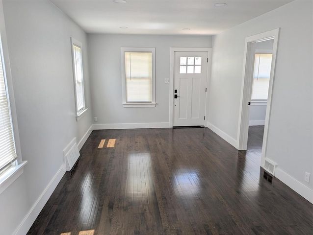 3130 S Clement AVENUE, Milwaukee, WI 53207