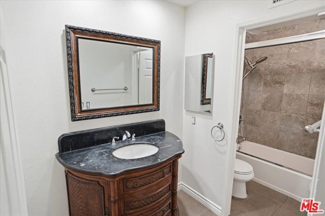 24124 Mentry Drive, Newhall (santa Clarita), CA 91321