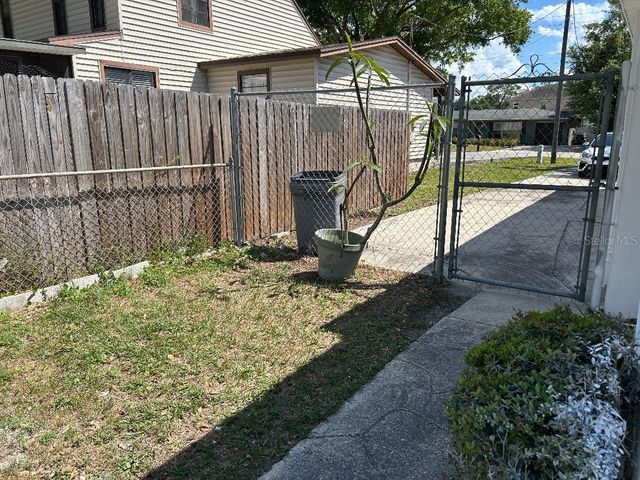 4611 W MCELROY AVENUE, Tampa, FL 33611