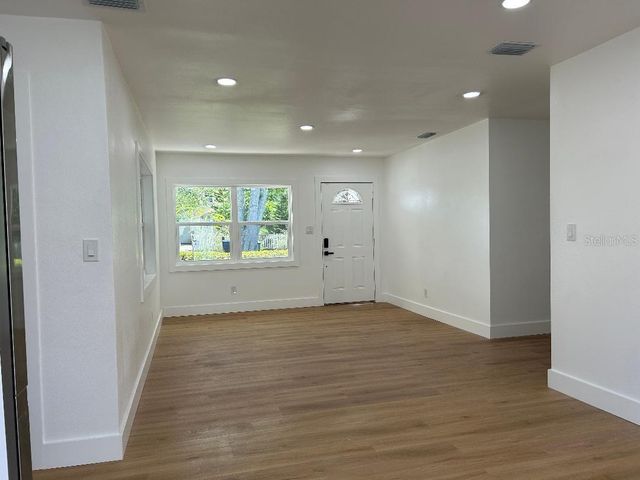 4611 W MCELROY AVENUE, Tampa, FL 33611