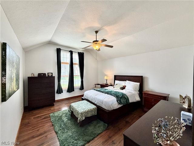 22 Walker Circle, Girard, OH 44420