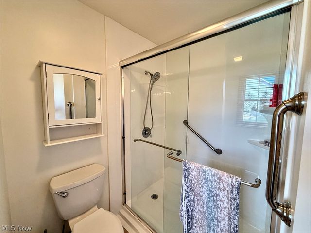 22 Walker Circle, Girard, OH 44420