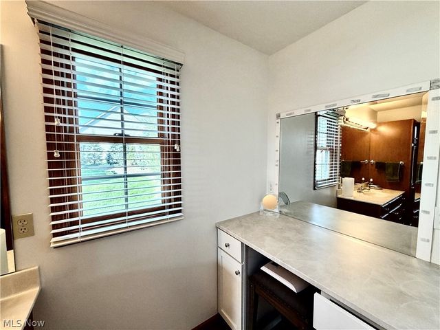 22 Walker Circle, Girard, OH 44420