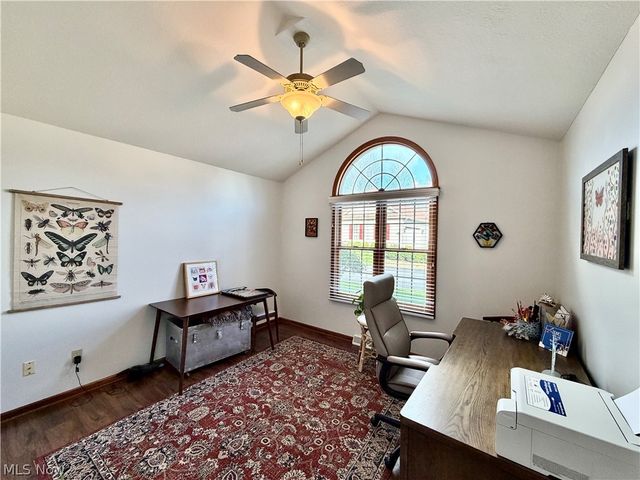 22 Walker Circle, Girard, OH 44420