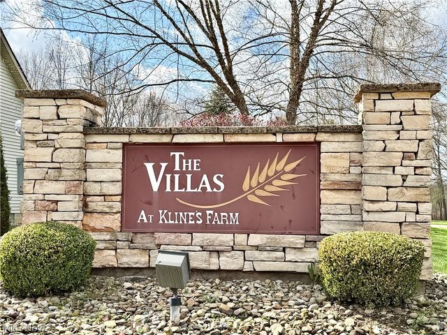 22 Walker Circle, Girard, OH 44420