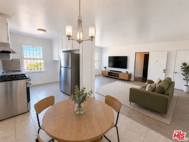 1104 W 93rd Street 3, Los Angeles, CA 90044