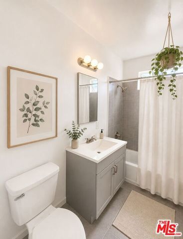 1104 W 93rd Street 3, Los Angeles, CA 90044