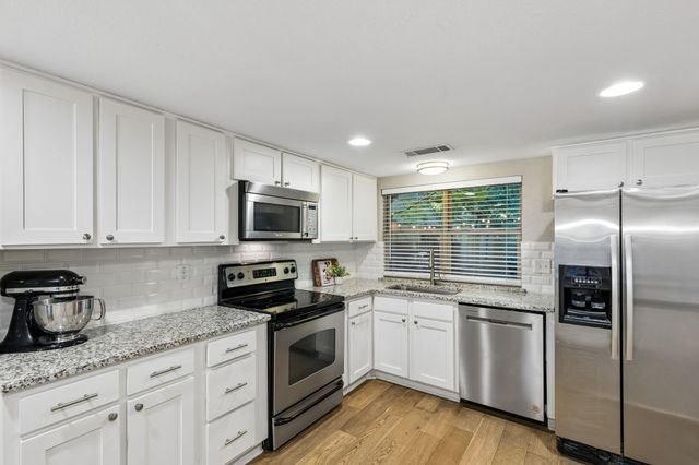 9622 Highland View Drive, Dallas, TX 75238