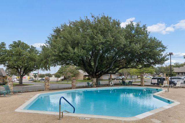 9622 Highland View Drive, Dallas, TX 75238