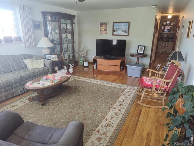 1350 Sharpe Place, Longmont, CO 80501