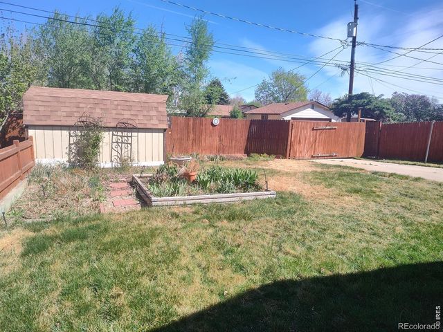 1350 Sharpe Place, Longmont, CO 80501