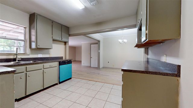 1501 13th Street N, Texas City, TX 77590