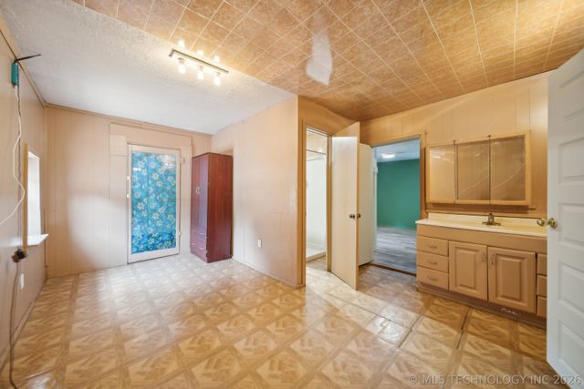 20910 Black Jack Trail, Kellyville, OK 74039
