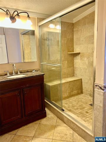 600 Pulis Pulis, Mahwah, NJ 07430